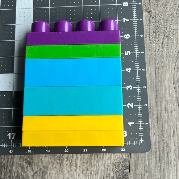 Mega Bloks Brick Building Stem Toy 110 pieces - Picture 3 of 11